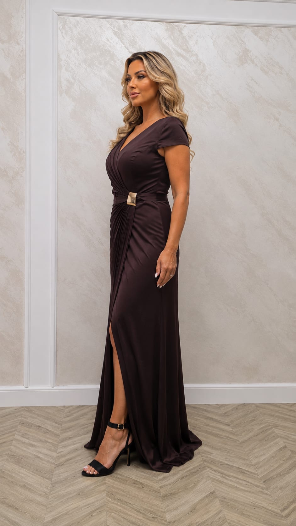 Rochia Danca – Rochie lunga minimalista cu drapaje elegante si pliuri care avantajeaza silueta