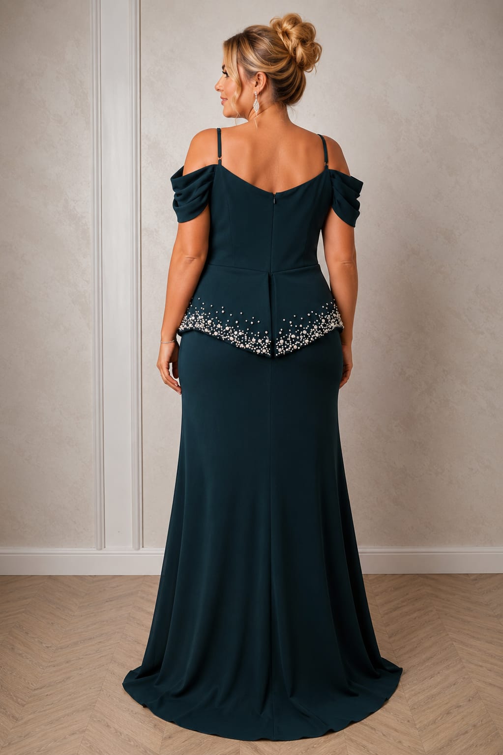 Rochia Emerald Pearl – rochie lunga eleganta verde smarald cu aplicatii premium din perle si cristale