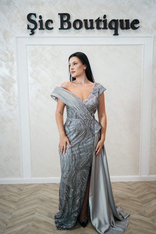 Rochia Mistic - Rochie de seara din satin elastic cu broderie de perle și paiete