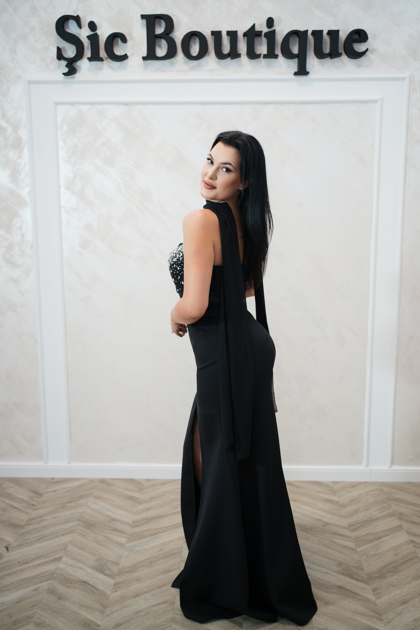 Rochie de seara Alis Black – Eleganta clasica cu corset dublu și detalii din cristale