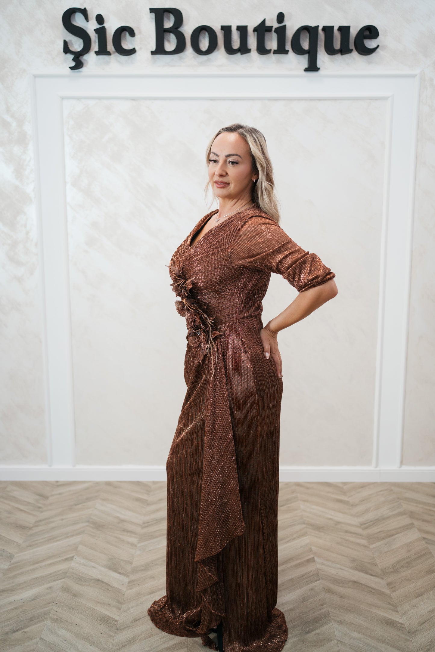 Rochia Demetra – Rochie de Seara Lunga din Voal Creponat cu Fir Lurex, Eleganta și Unica