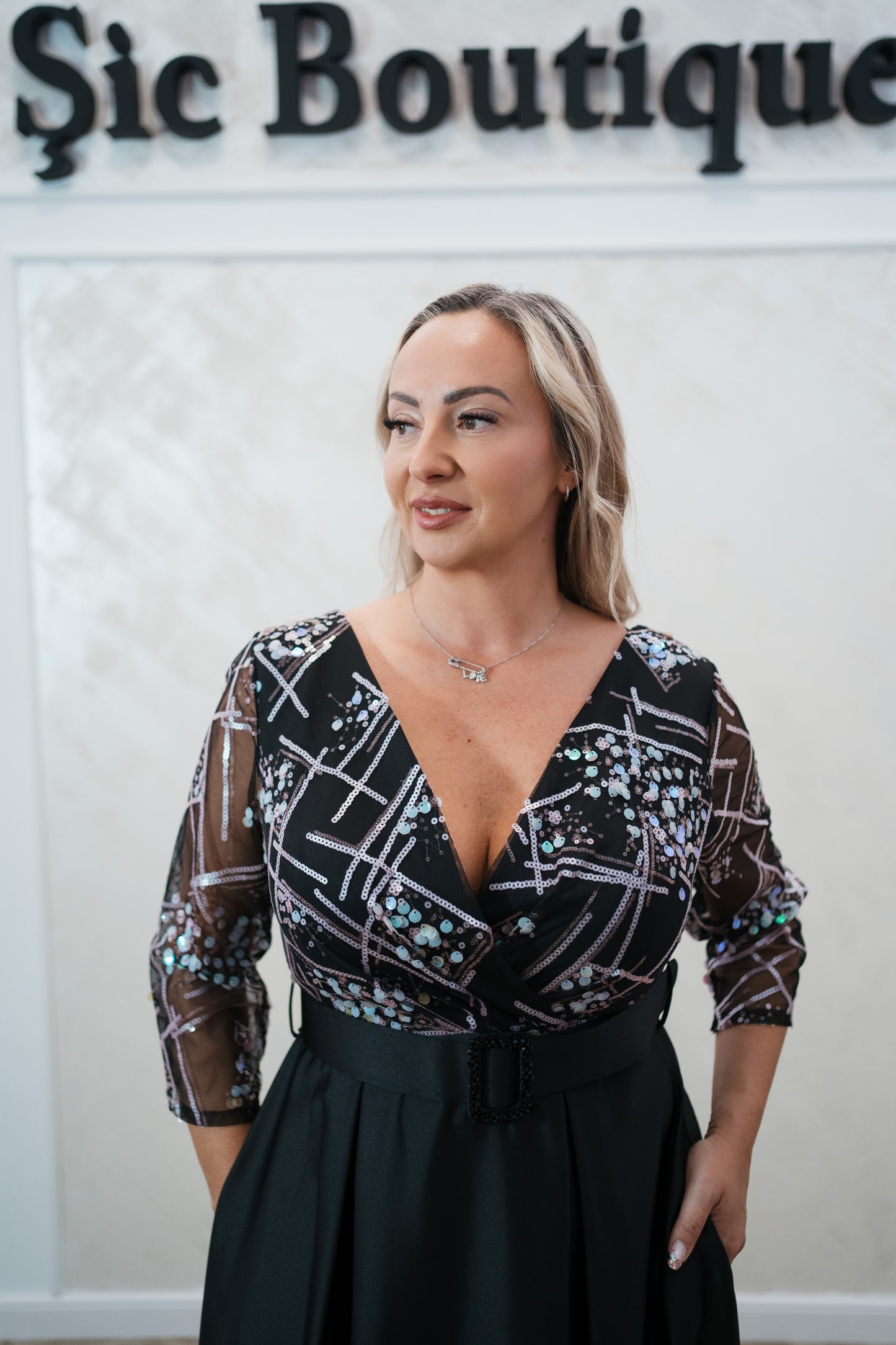 Rochia Venice – Rochie Lunga de Seara din Tafta Subtire, cu Dantela și Curea în Talie