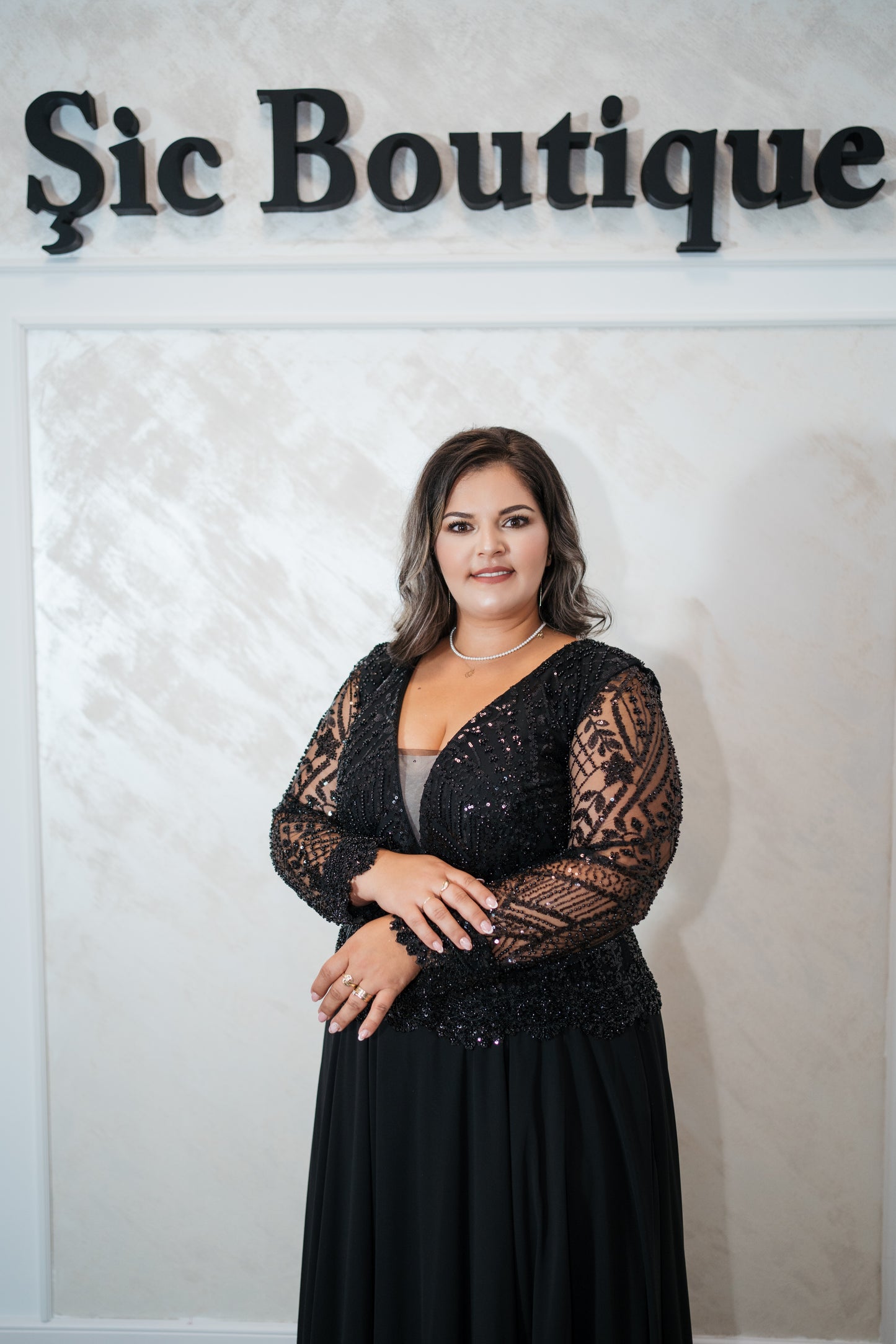 Rochia Elvira – Rochie de seara din voal și dantela cu perluțe, eleganta și rafinata