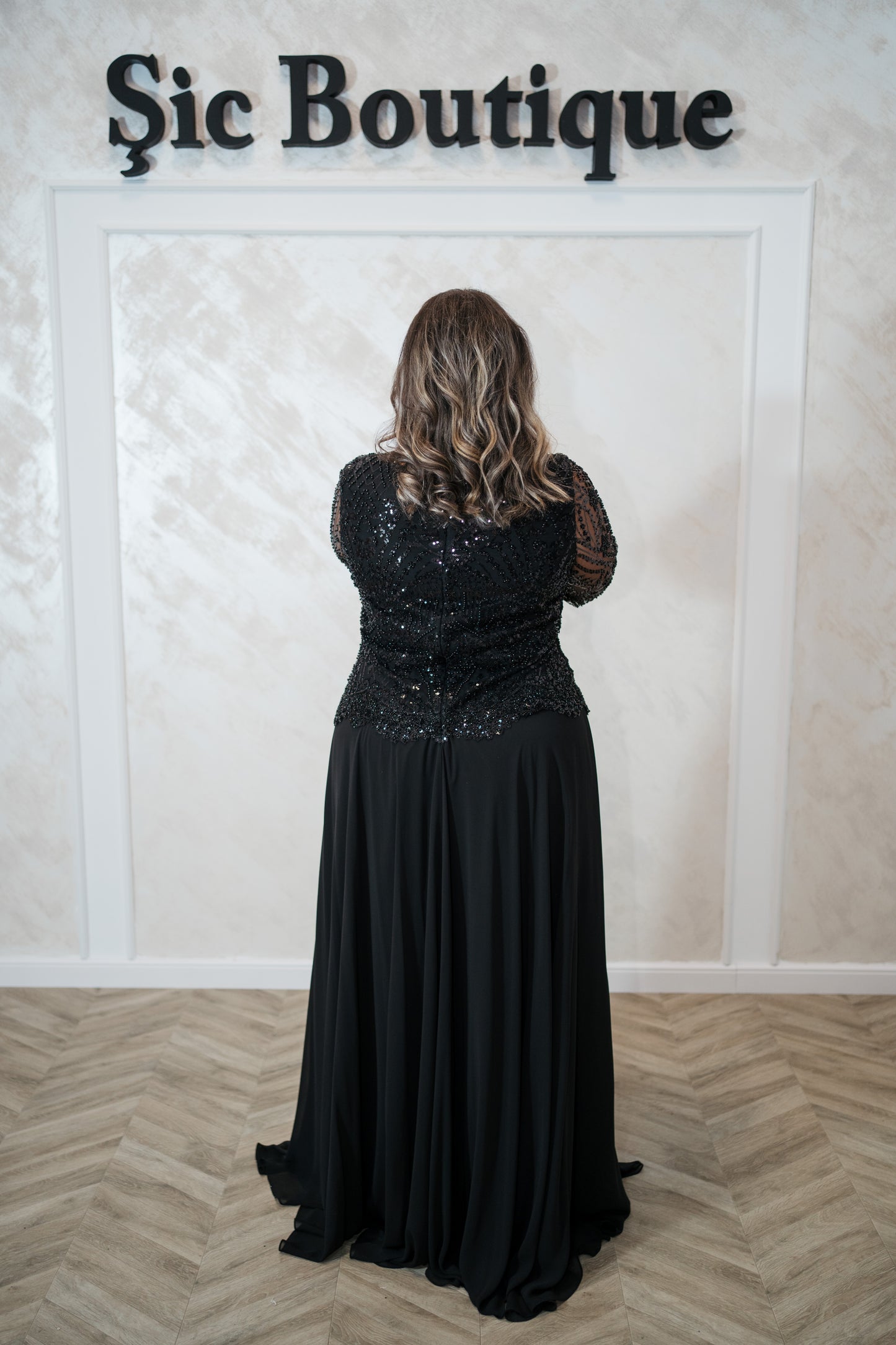 Rochia Elvira – Rochie de seara din voal și dantela cu perluțe, eleganta și rafinata