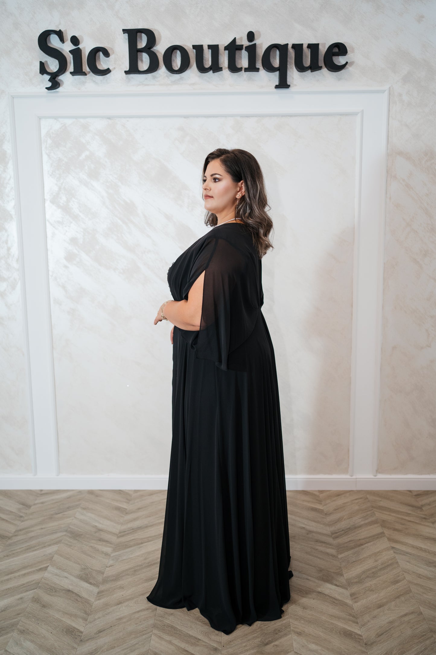 Rochia Velara – Rochie de seara eleganta,neargra din triplu voal cu pietre strălucitoare