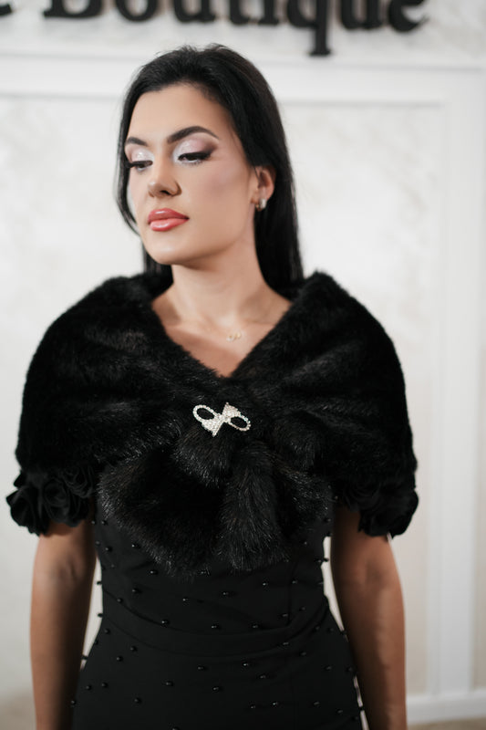 Blanita Eleganta cu Brosa – Blana Artificiala