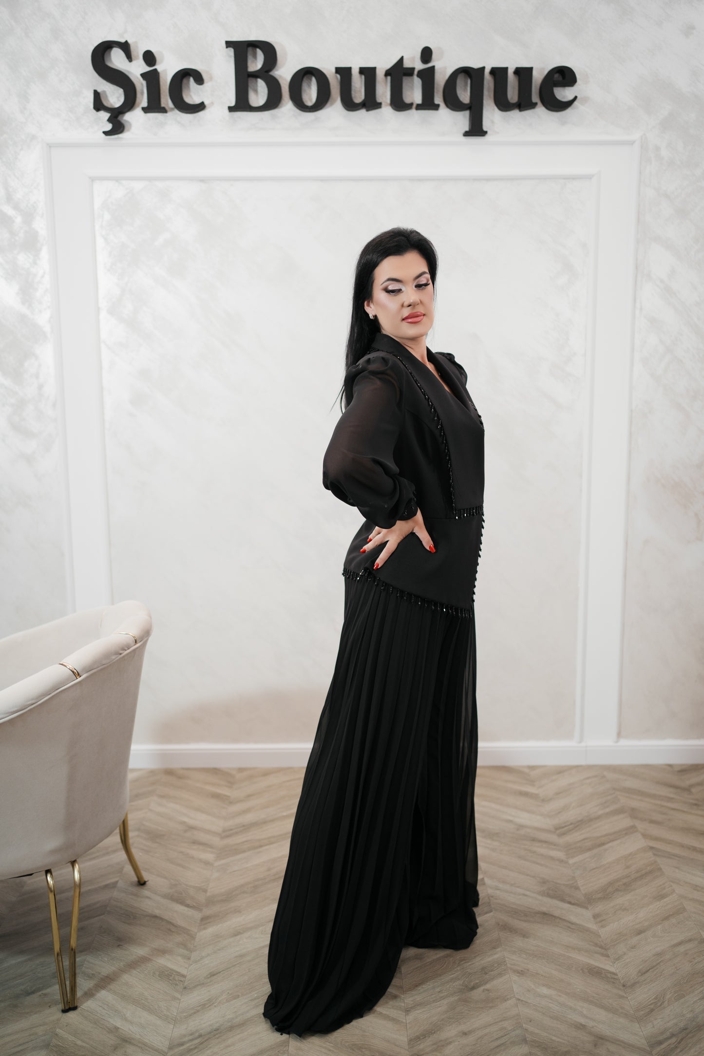 Salopeta Rima – Salopeta Eleganta Neagra din Voal Plisat