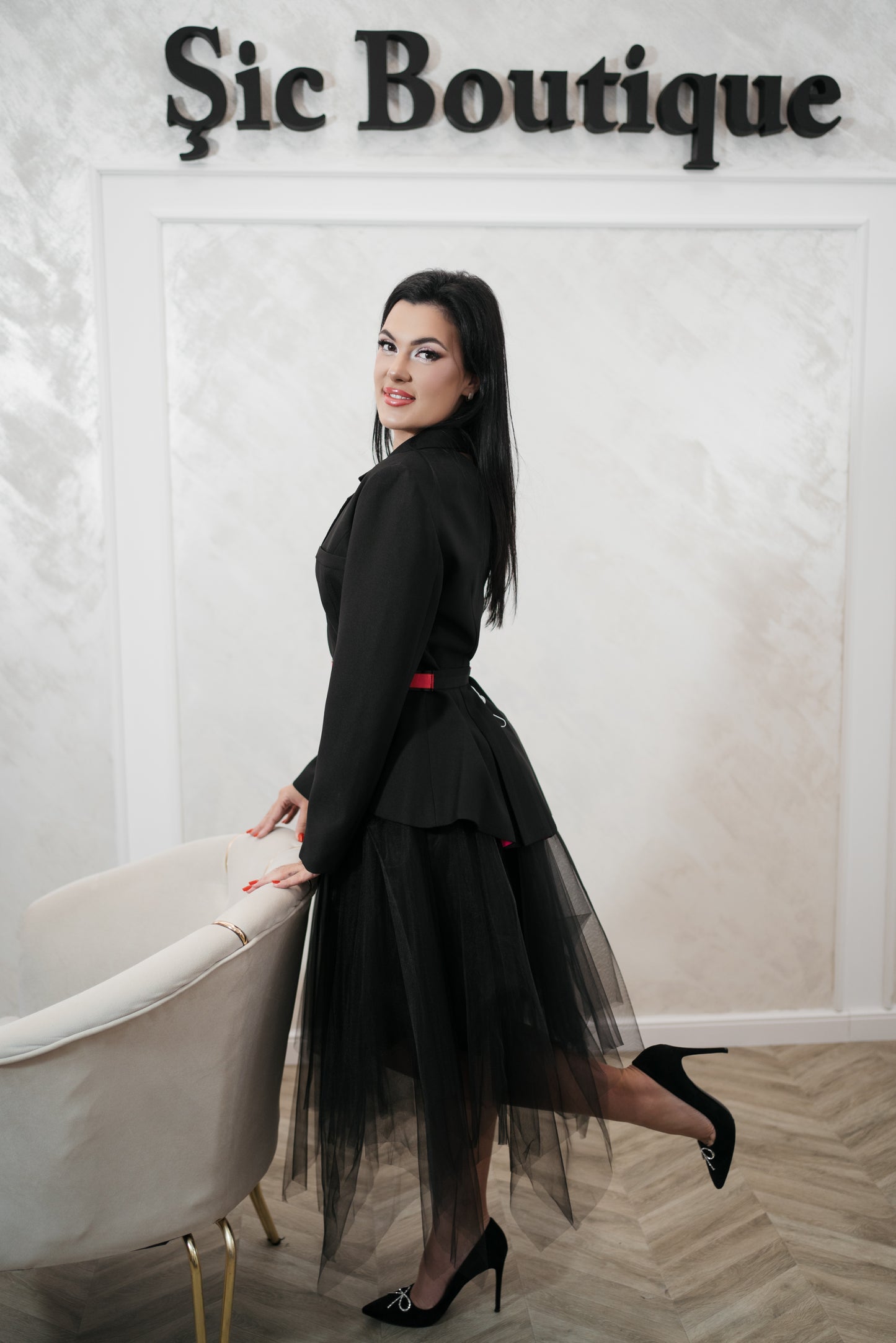 Compleul Doreen – Set Elegant cu Sacou și Fusta din Tulle