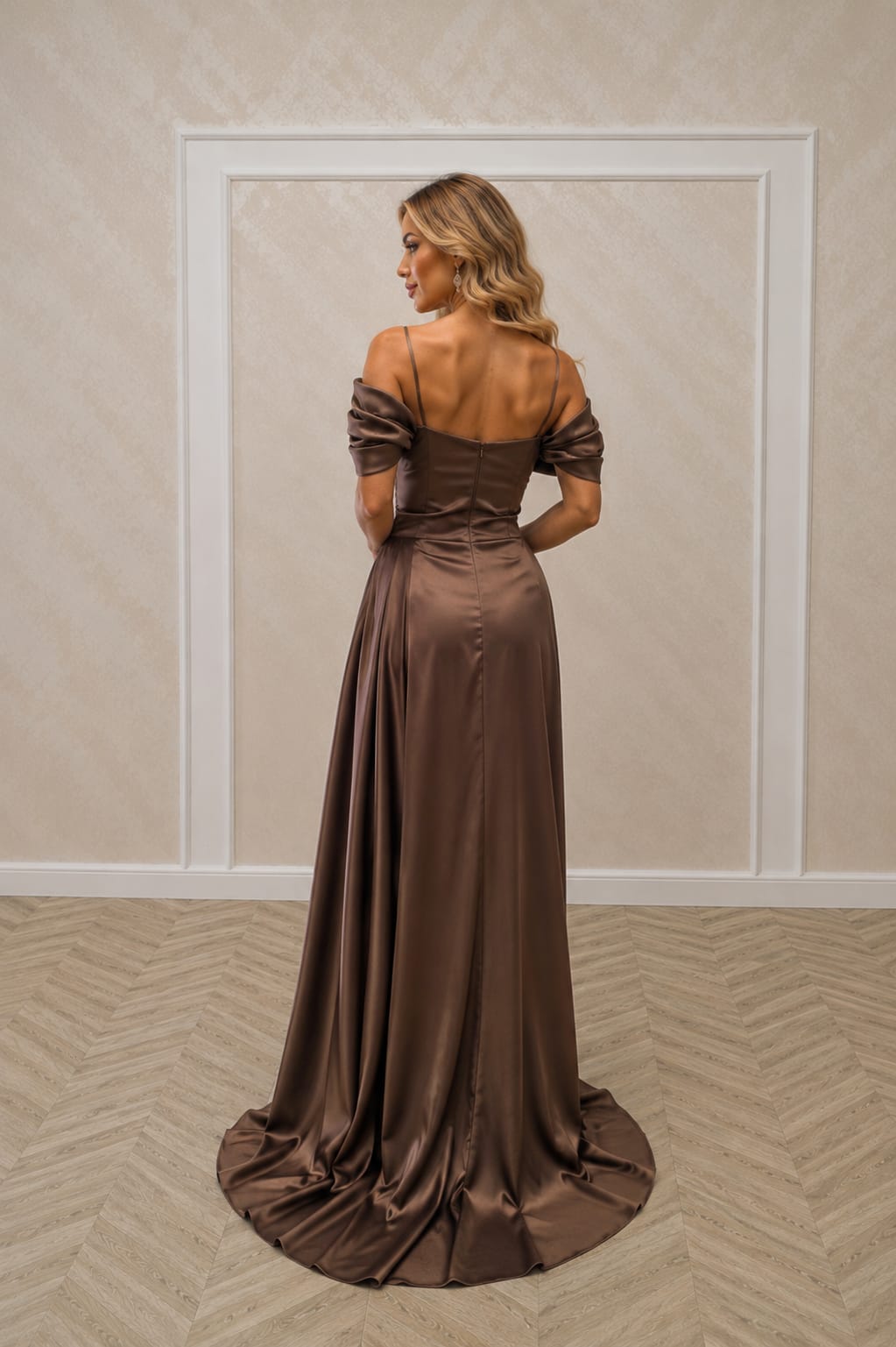 Rochie Mila - rochie lunga din satin cu drapaje si bretele off the shoulder nuanta capuccino