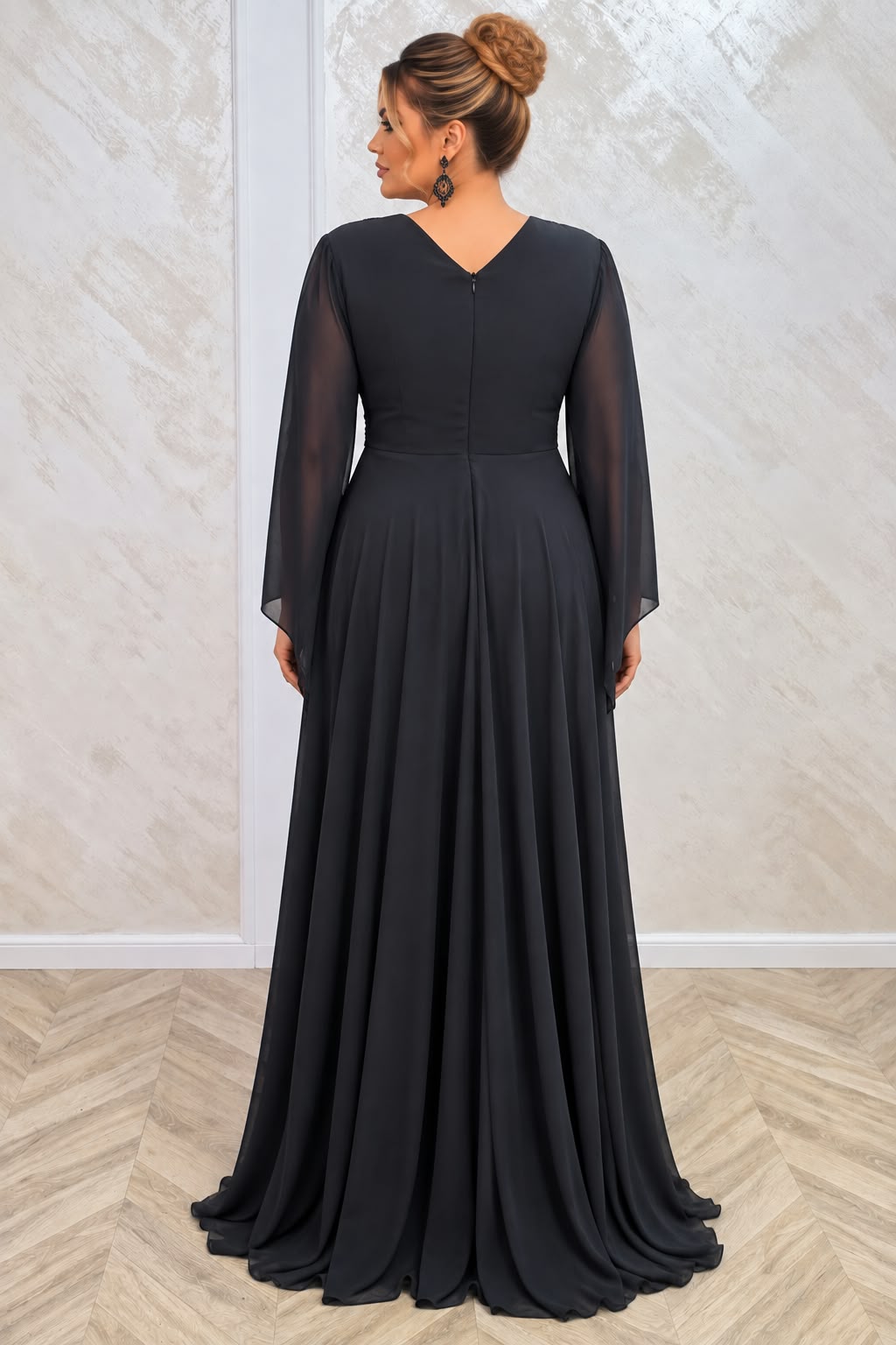 Rochia Livi neagra lunga din triplu voal – eleganta plus size