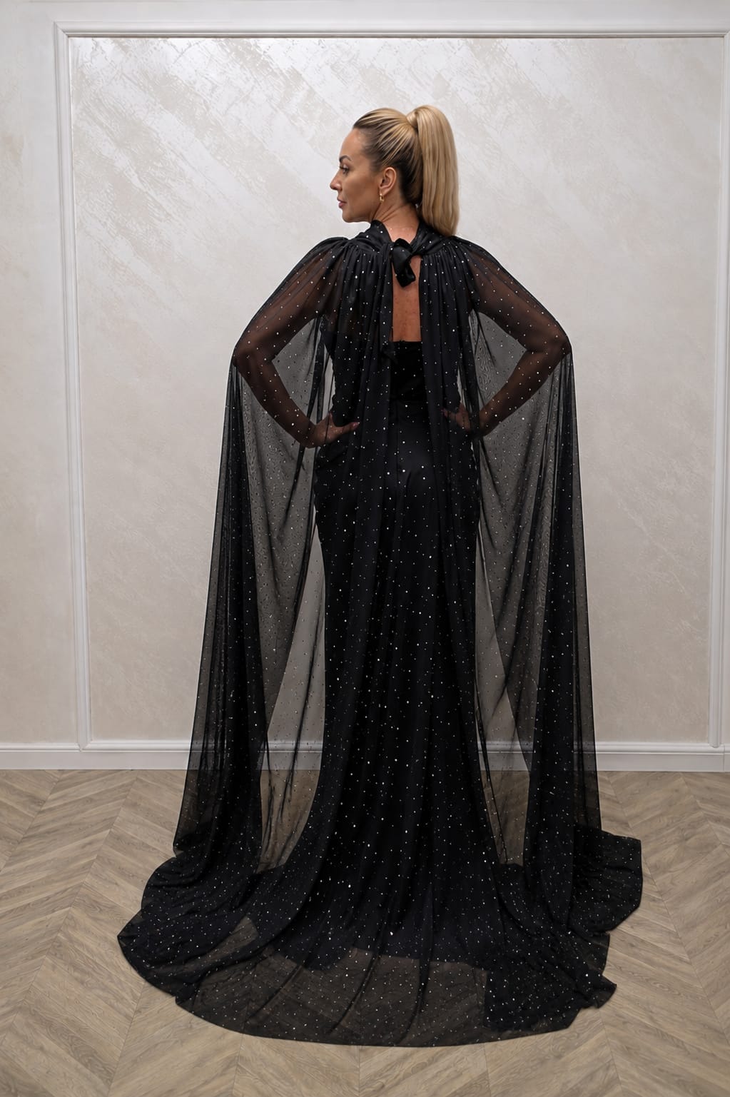 Rochia Diona – Rochie eleganta din tul italian cu cristale si capa detasabila disponibila in 2 culori