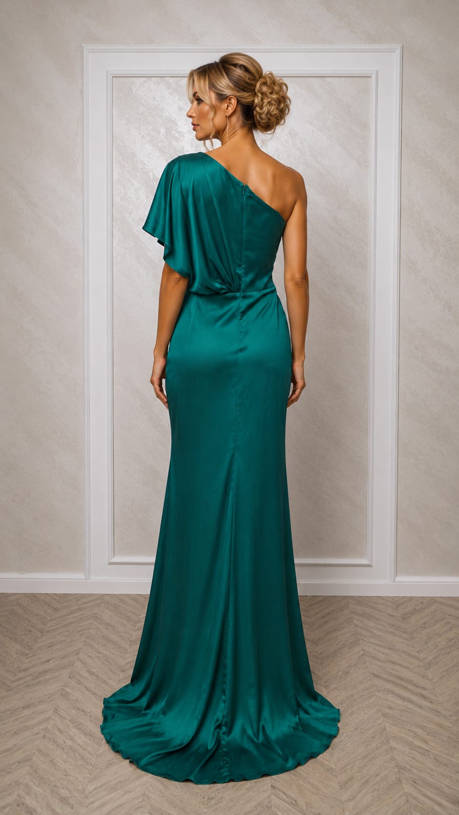 Rochia Emerald Glow – rochie pentru evenimente simpla eleganta verde smarald
