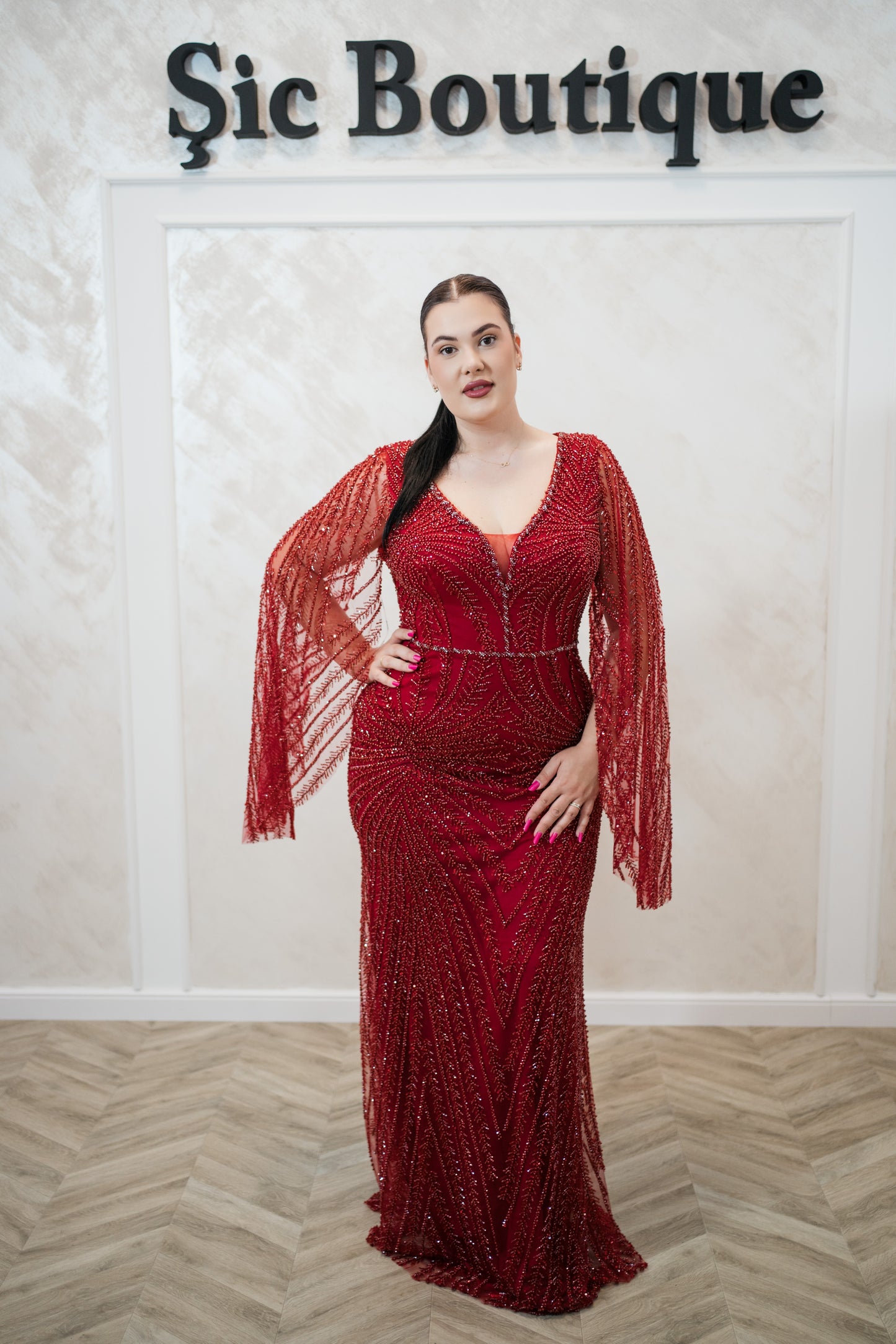 Rochia Alyna – Rochie de seara lunga din dantela, cu mâneci largi evazate