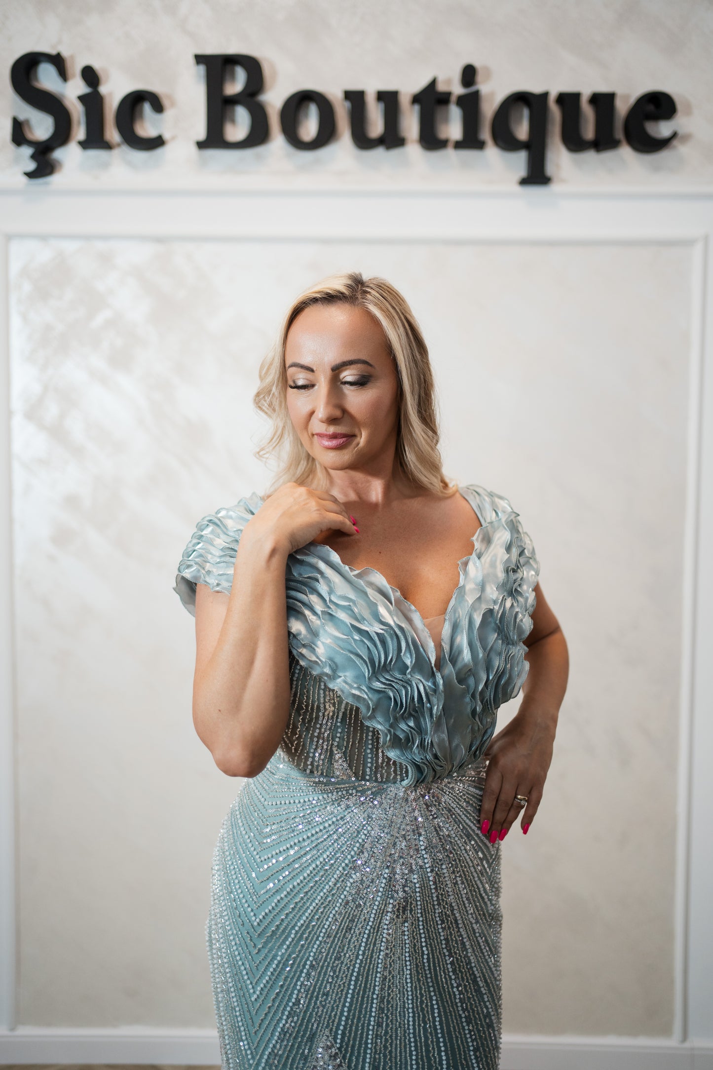 Rochia Josie-Rochie de seară din perle – verde mentă, ușoară și elegantă
