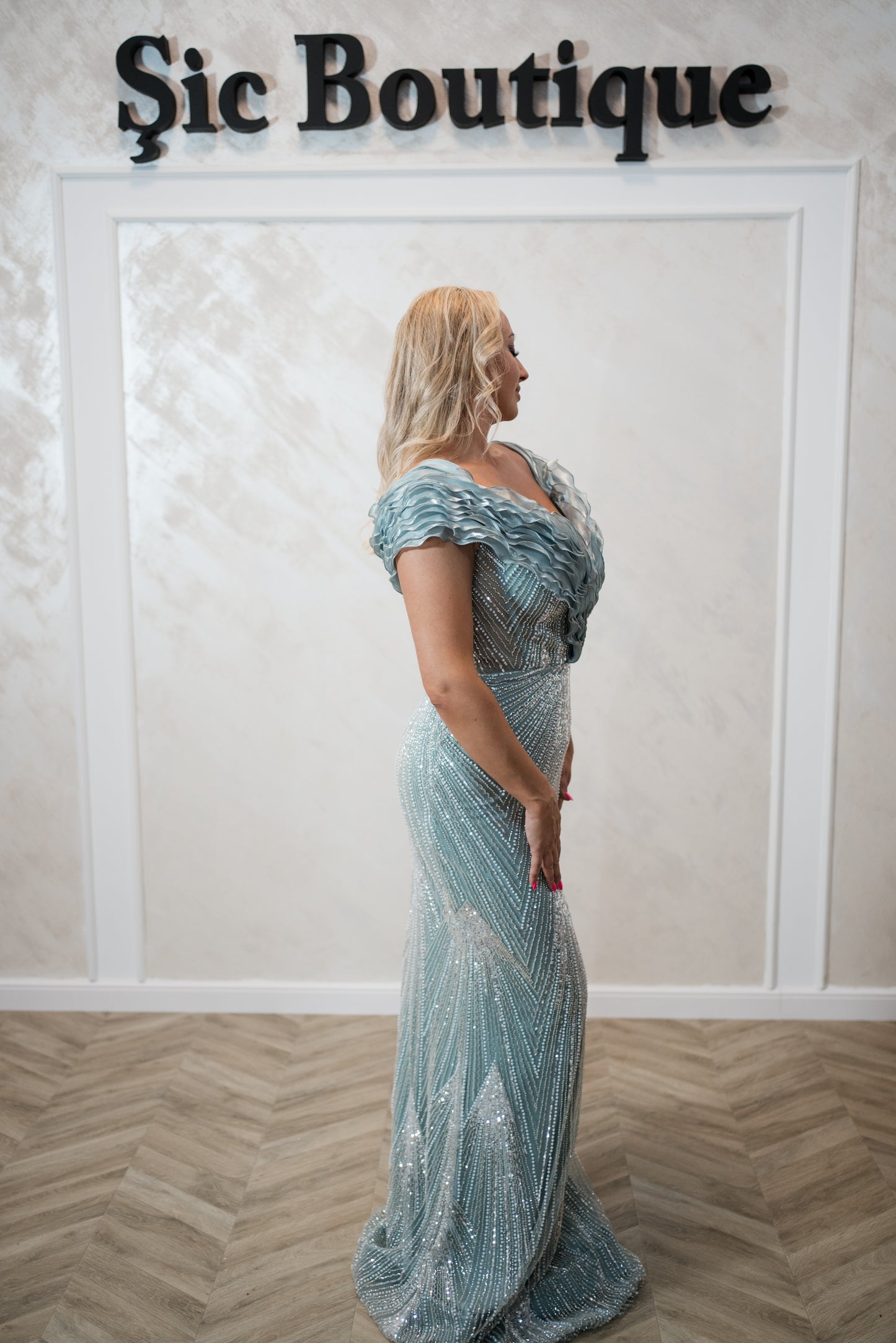 Rochia Josie-Rochie de seară din perle – verde mentă, ușoară și elegantă