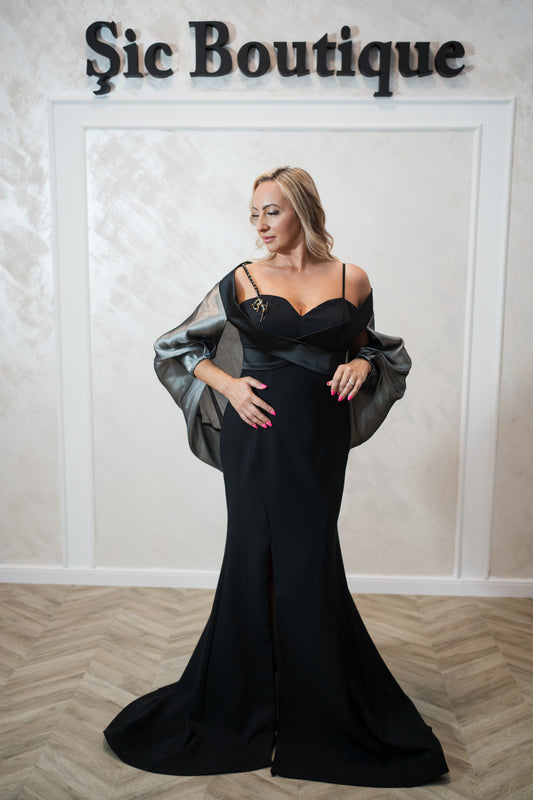 Rochia Desire-Rochie de seară neagră cu șal satinat – Eleganță clasică și rafinament modern