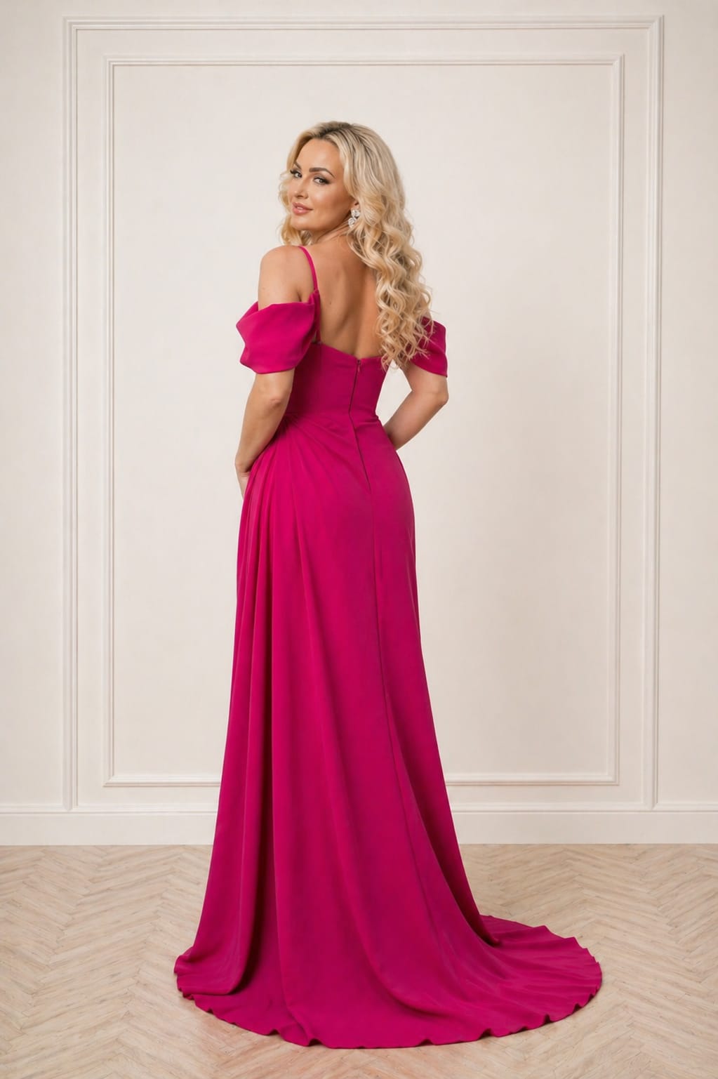 Rochia Hellen – Rochie lunga sirena fuchsia cu aplicatii din cristale