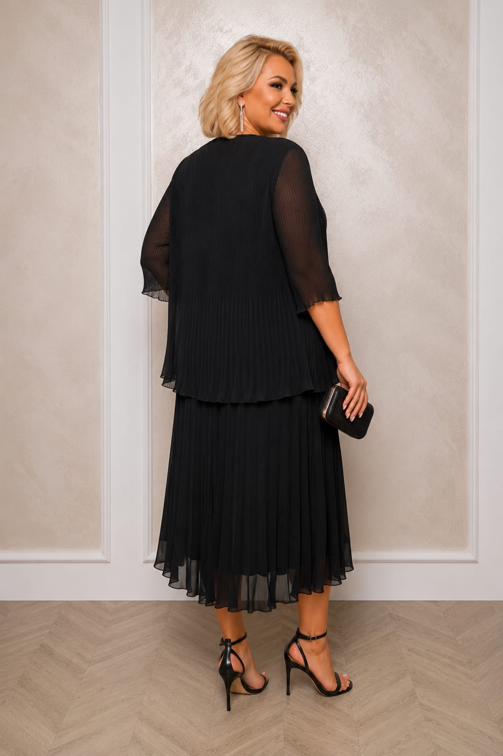 Compleu Amalia – eleganta si confort pentru femeia moderna