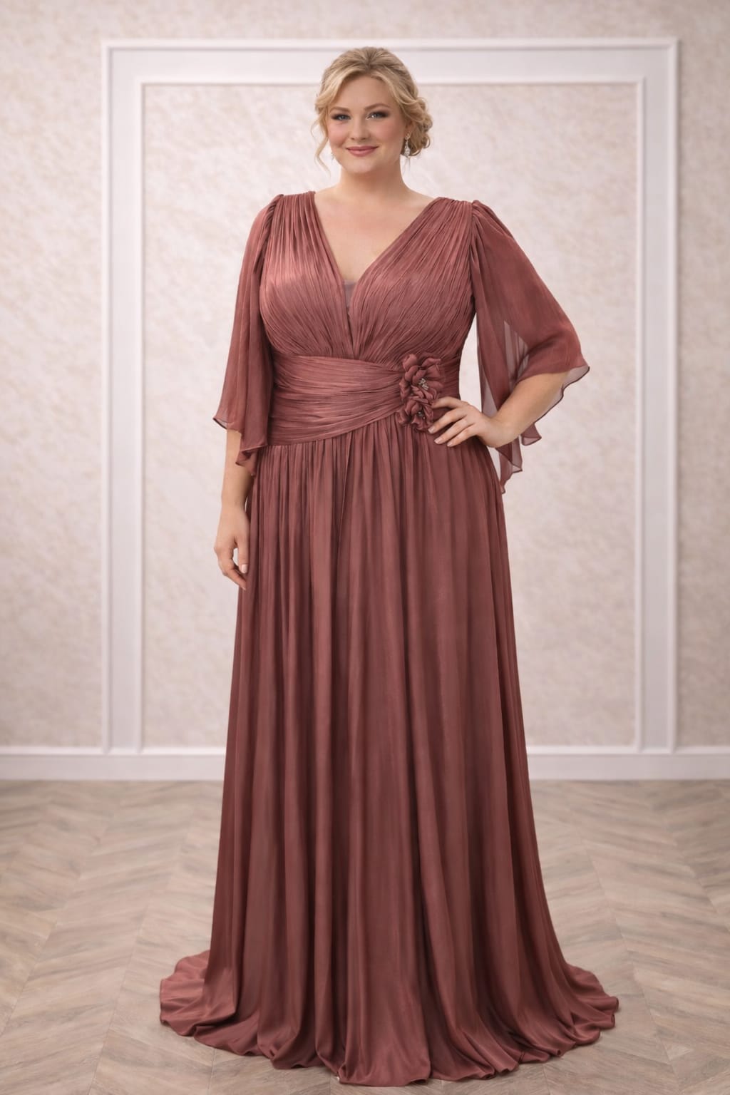 Rochia Aris – Rochie elegantă lungă plus size coniac cu slit si drapaje