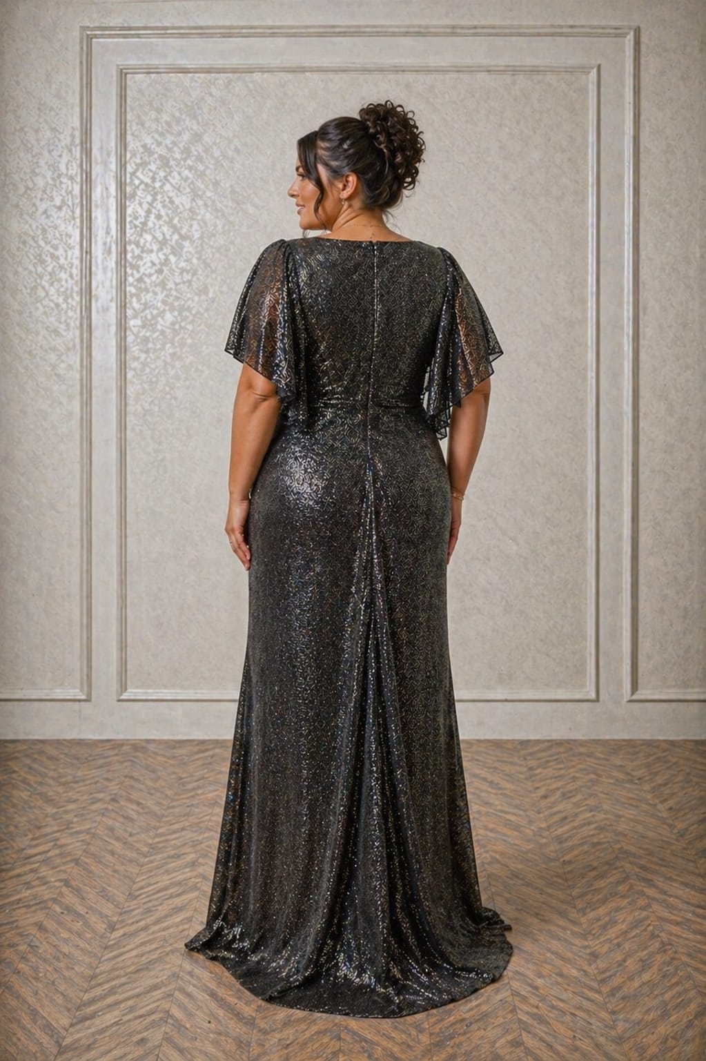 Rochie Adria – Rochie lunga eleganta cu efect metalizat, pentru siluete plus size, material usor si fluid
