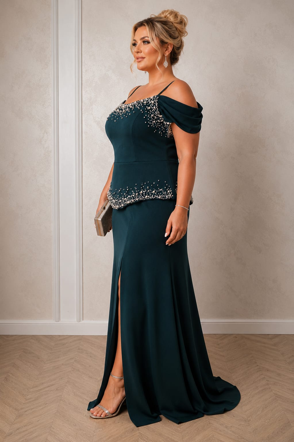 Rochia Emerald Pearl – rochie lunga eleganta verde smarald cu aplicatii premium din perle si cristale