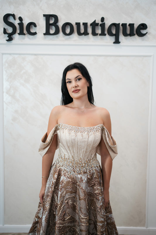 Rochia Isadora – Rochie Lunga Eleganta din Brocart cu Pietre Strălucitoare, Ediție Limitata