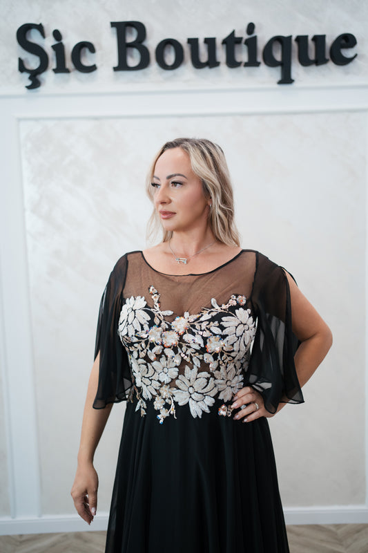 Rochia Mika – Rochie Lunga Eleganta din Voal, cu Spatele Gol și Mâneci Despicate