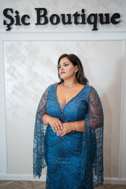 Rochia Alyna – Rochie de seara lunga din dantela, cu mâneci largi evazate