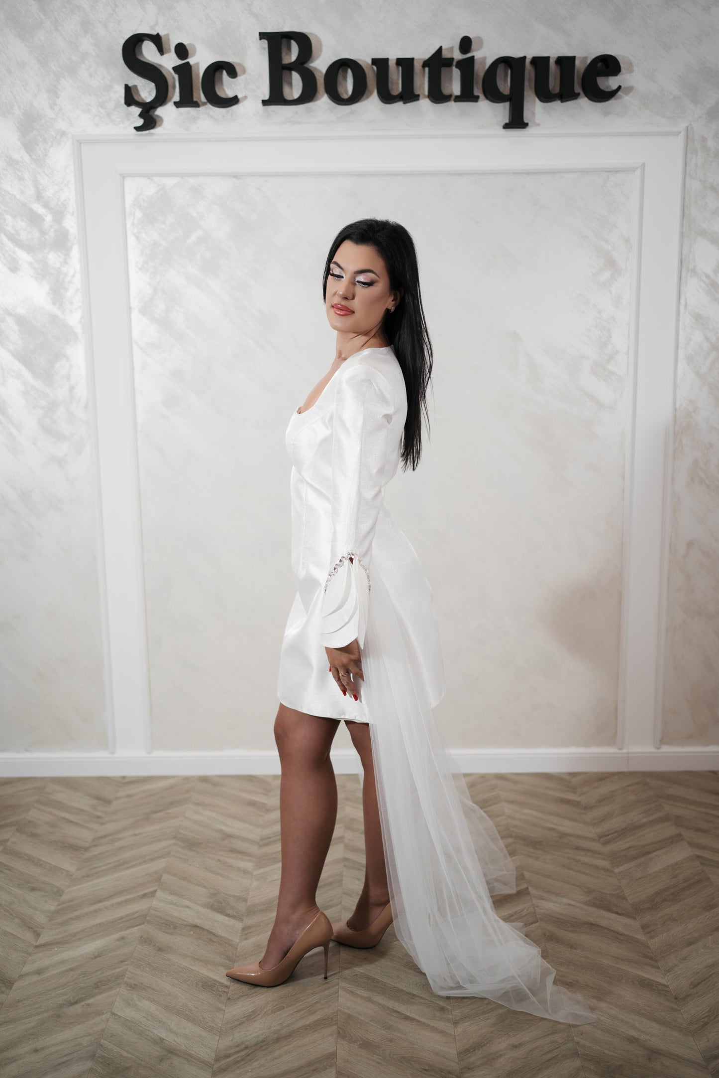 Rochie scurta NAZAN alb din tafta – alba, eleganta, cu maneci lungi , potrivita si pentru cununie civila