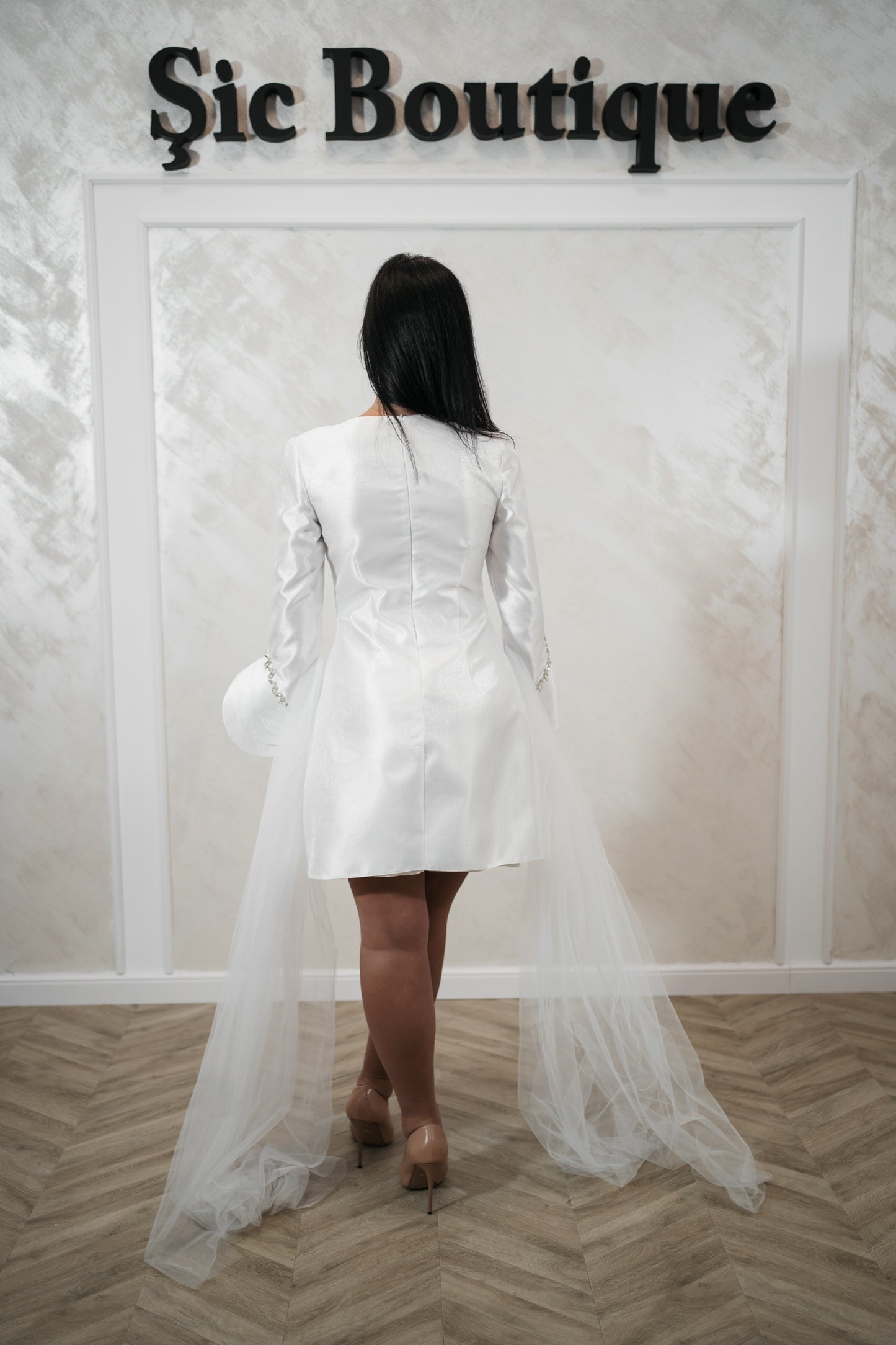 Rochie scurta NAZAN alb din tafta – alba, eleganta, cu maneci lungi , potrivita si pentru cununie civila