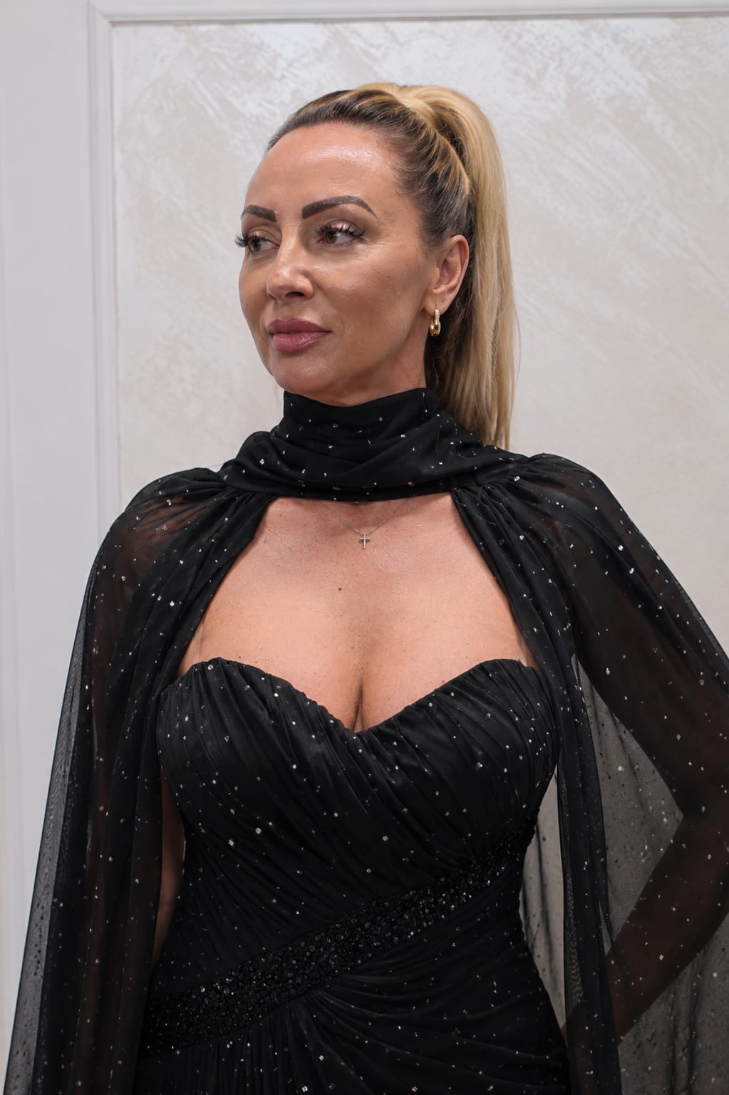 Rochia Diona – Rochie eleganta din tul italian cu cristale si capa detasabila disponibila in 2 culori