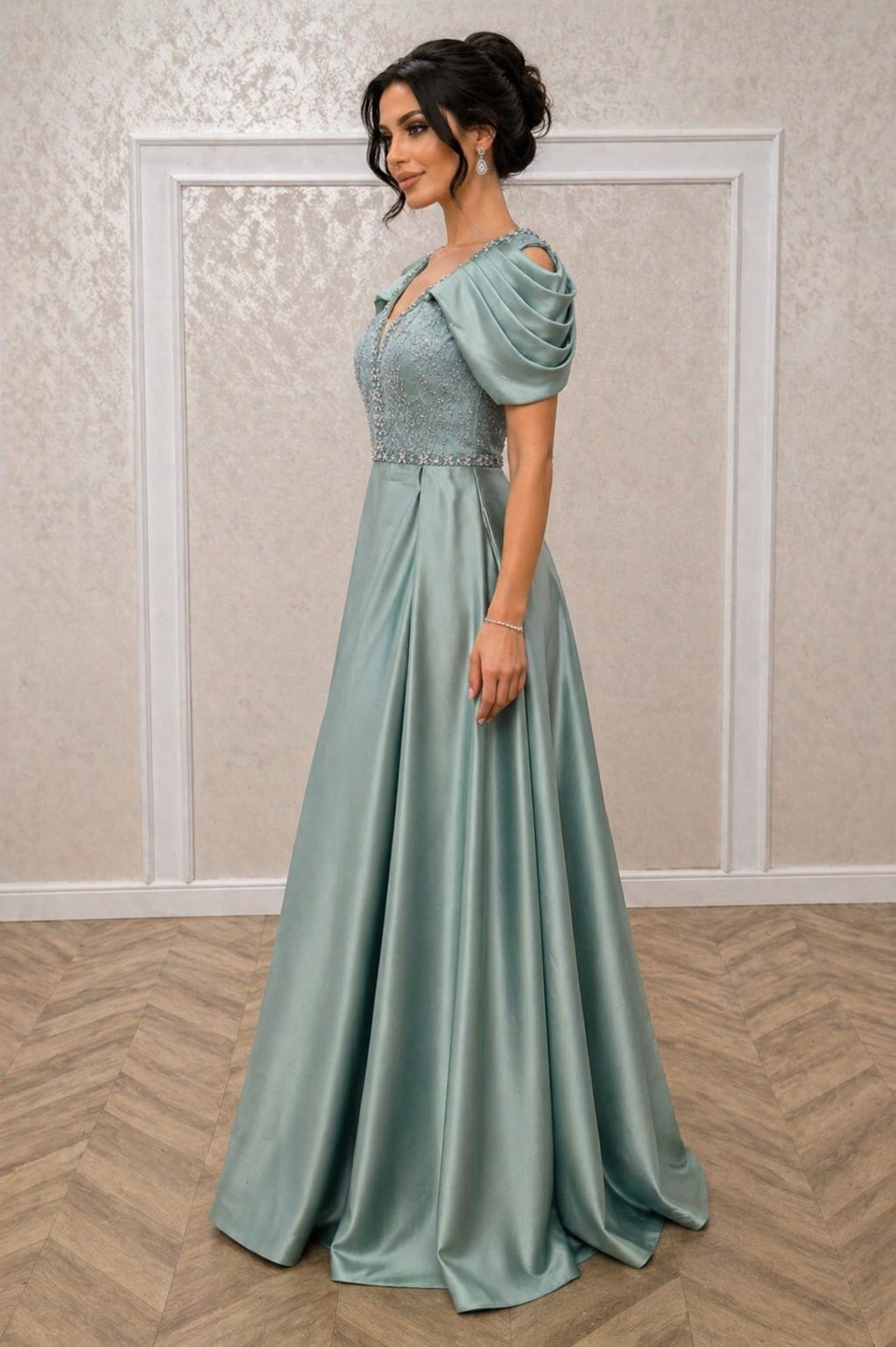 Rochie Diva - rochie verde menta eleganta din satin croiala lejera  efect de subtiere