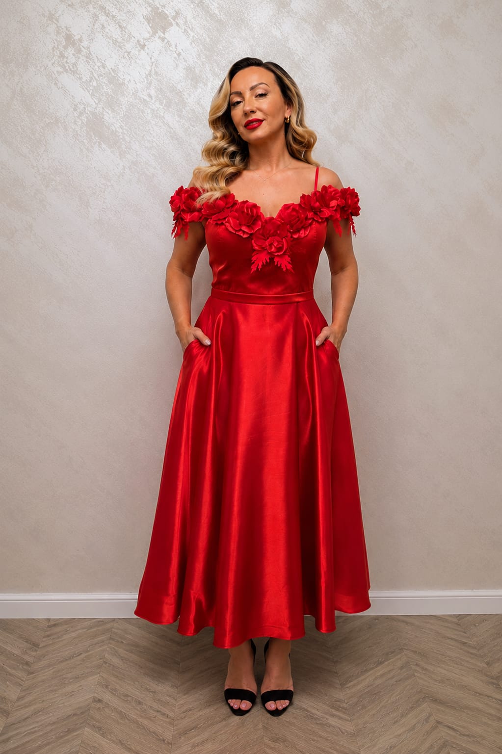 Rochia Roze – rochie midi din satin cu trandafiri 3D