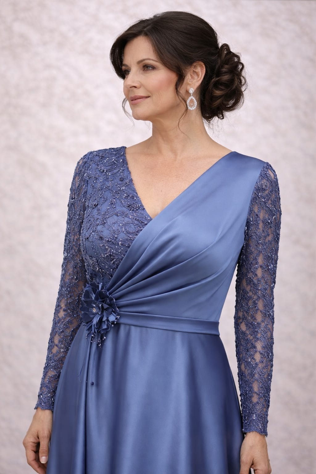 Rochia Oris - Rochie eleganta lunga din satin albastru cu slit pe picior si maneci din dantela