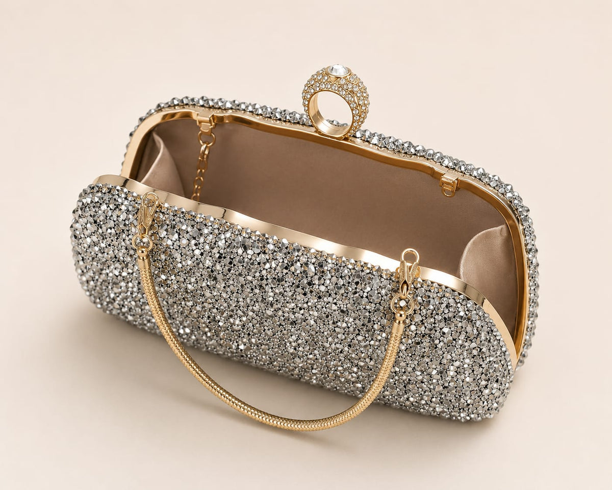 Clutch argintiu cu cristale si accesorii aurii – Poseta Eleganta de ocazie