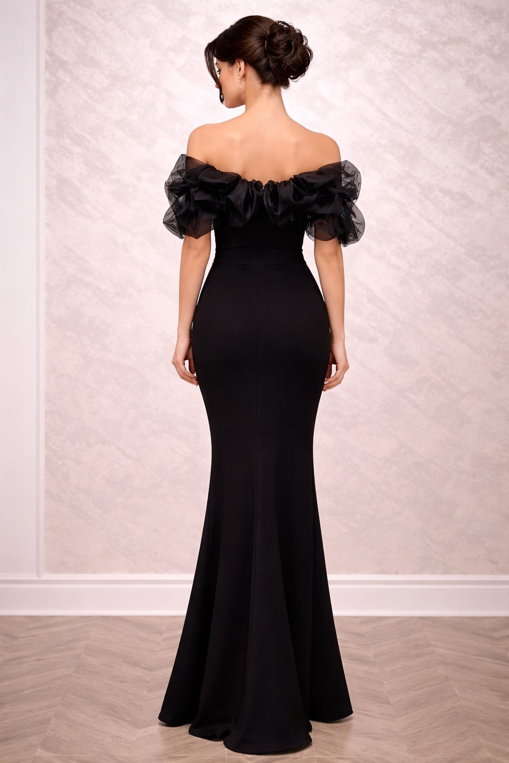Rochia Muse - Rochie eleganta lunga neagra cu perle si slit pe picior