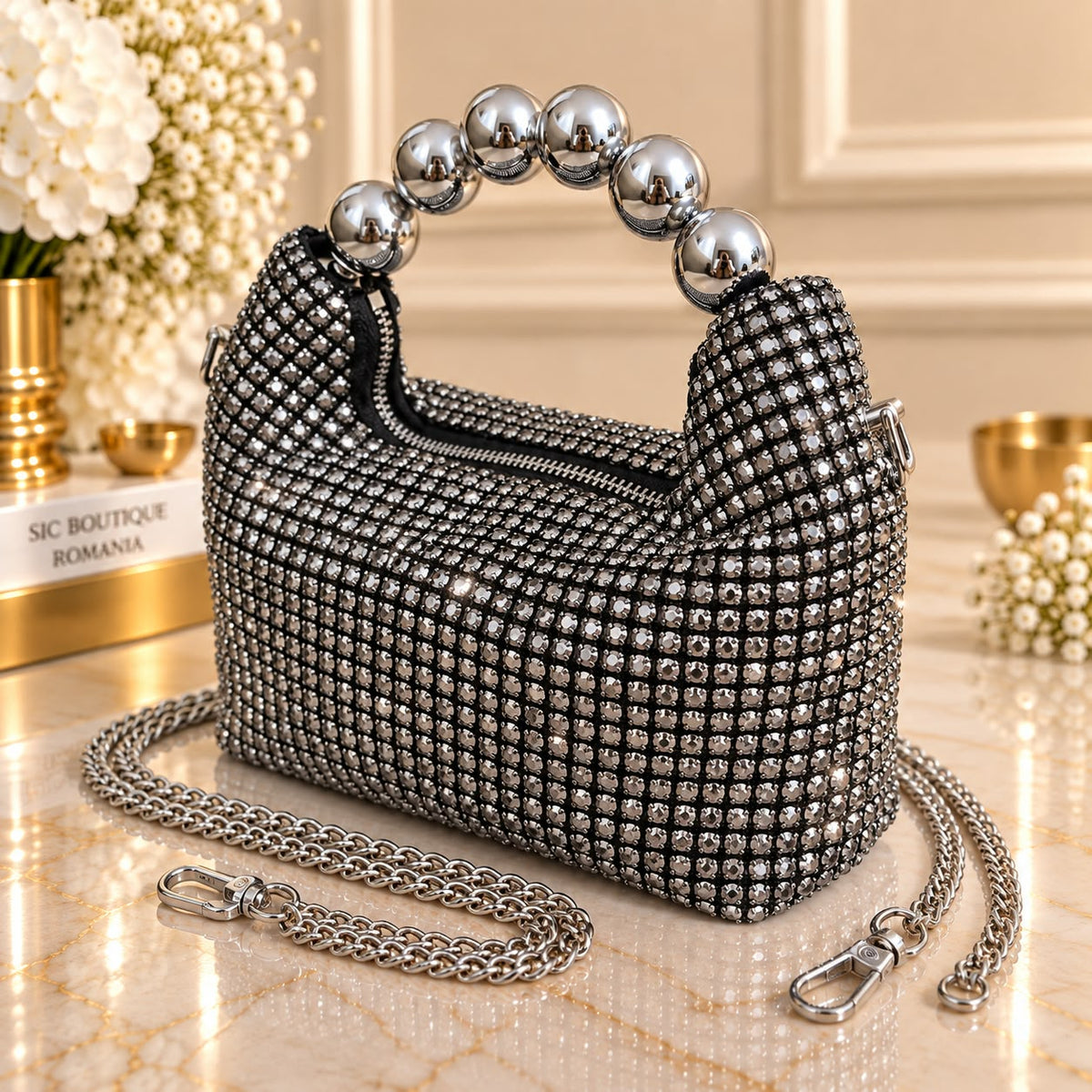 Geanta Clutch Neagra cu Strasuri Argintii si Maner Bijuterie