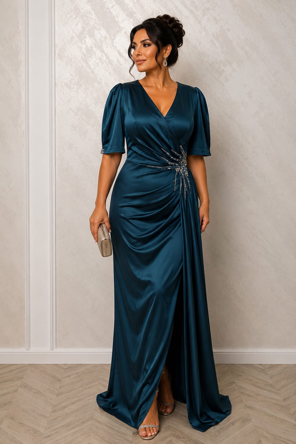 Rochia Tatiana – rochie lunga din satin premium cu maneci 3/4 ,drapaje care avantajează silueta in nuante turcuaz si ciocolatiu