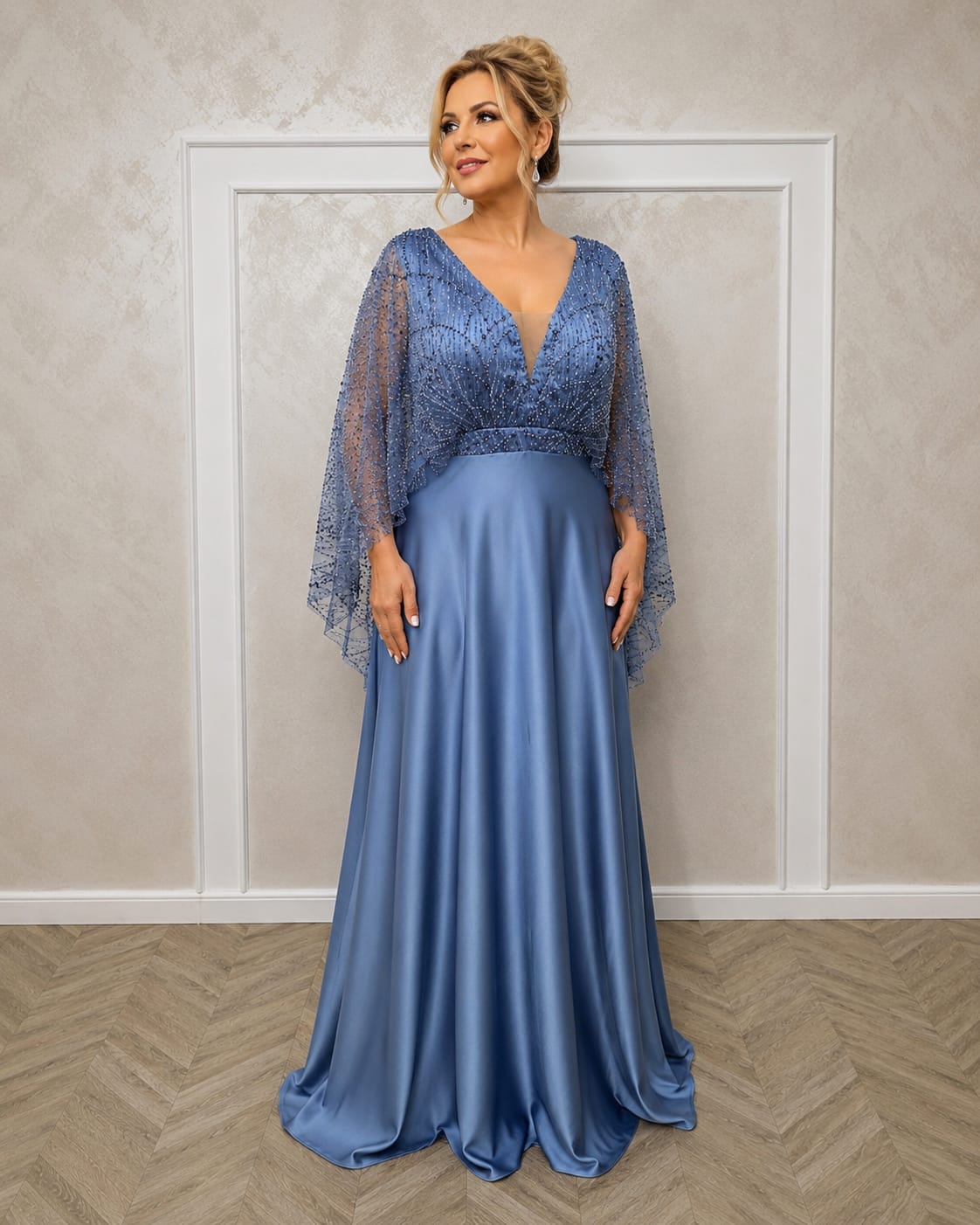 Rochia Luxo - Rochie lunga din satin si maneci fluide din dantela disponibile in mai multe nuante