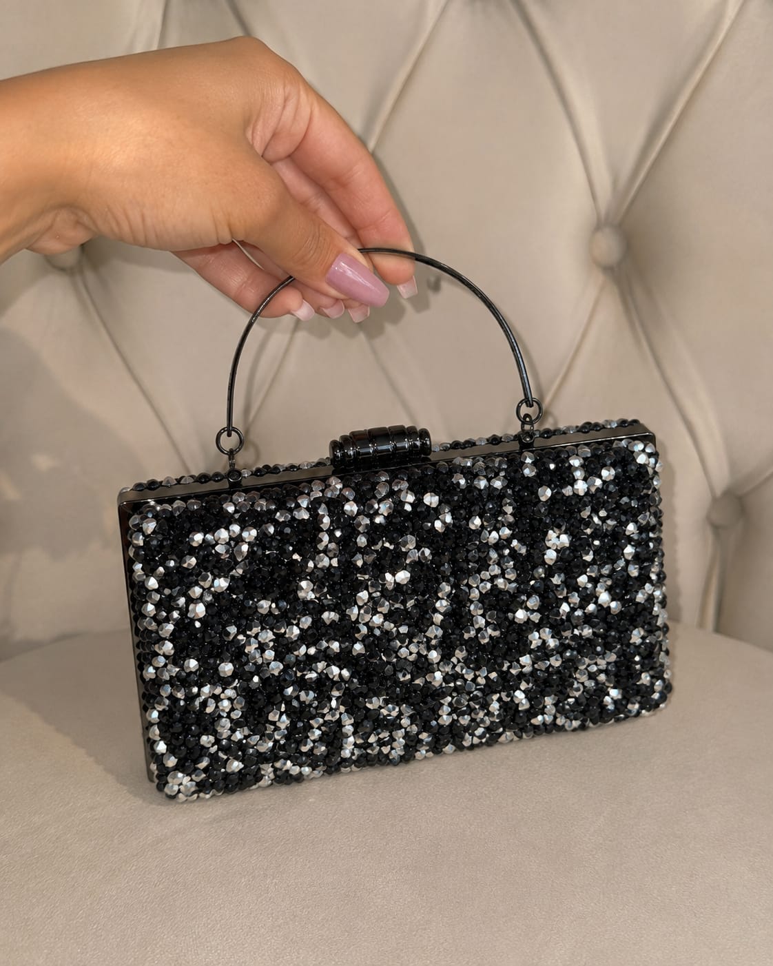 Clutch gri cu cristale argintii – geanta eleganta de ocazie cu maner si lant