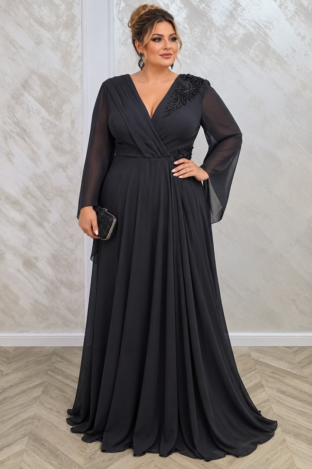 Rochia Livi neagra lunga din triplu voal – eleganta plus size