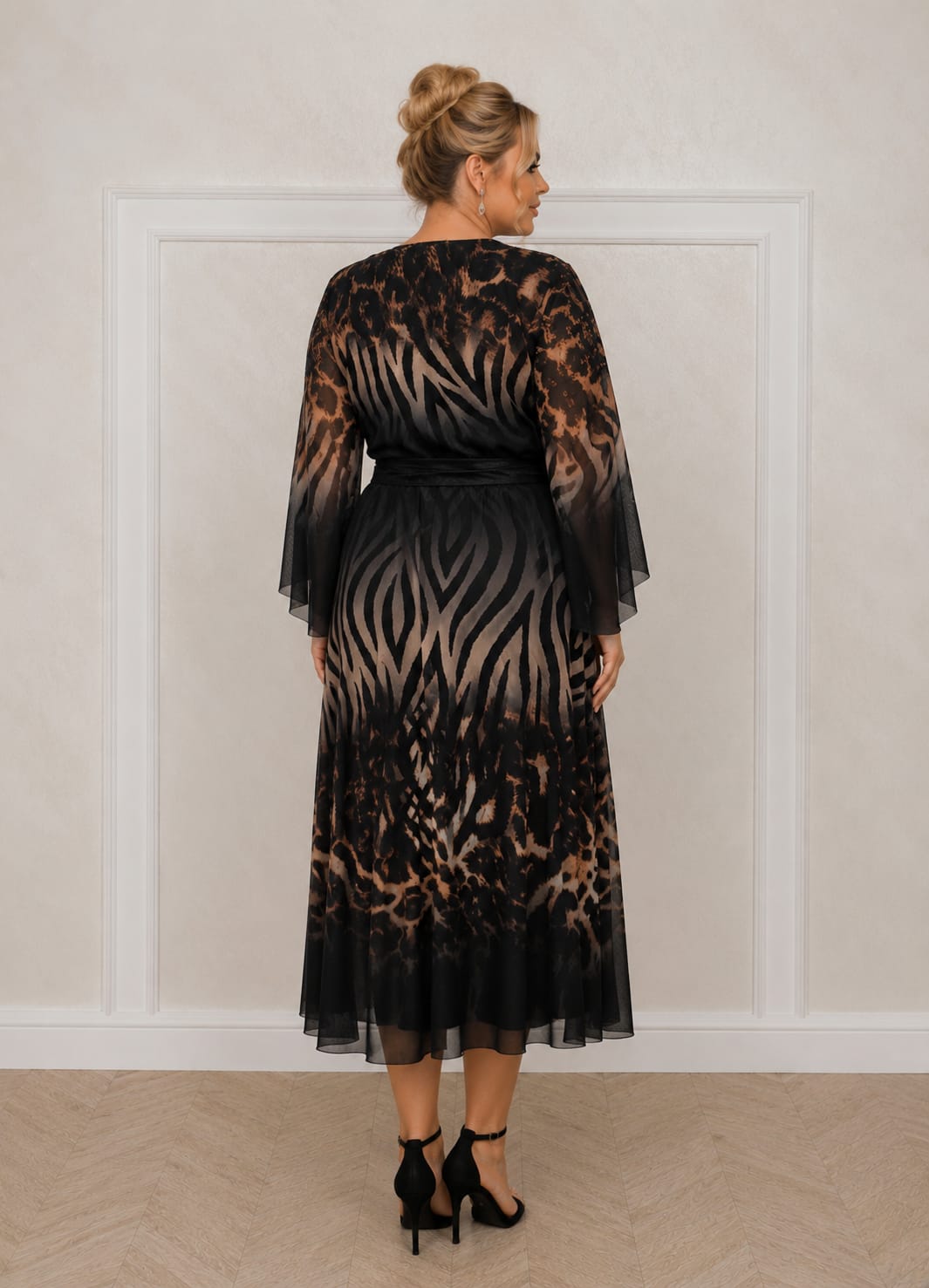 Rochia Caroline – Rochie eleganta din tull italian pentru evenimente de zi si de seara avantajaza masurile plus size , lungime midi