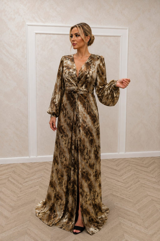 Rochia Gala-rochie lunga eleganta aurie cu maneci boho si decolteu petrecut