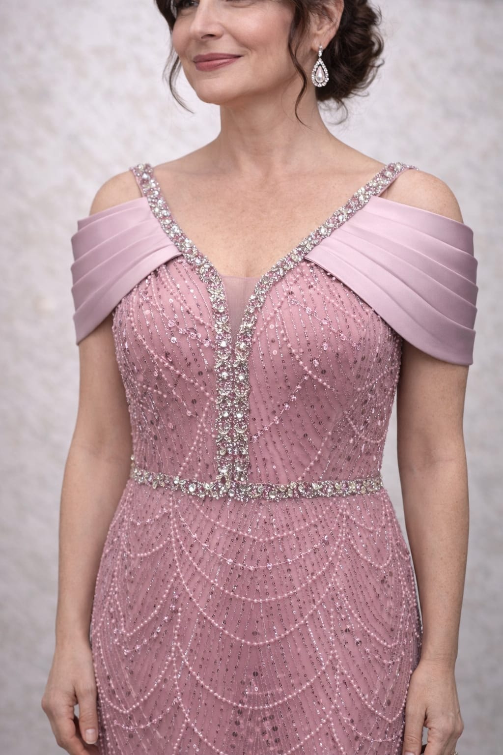 Rochia Aiana - Rochie eleganta lunga roz pudra din dantela , cu umeri cazuti si corset reglabil