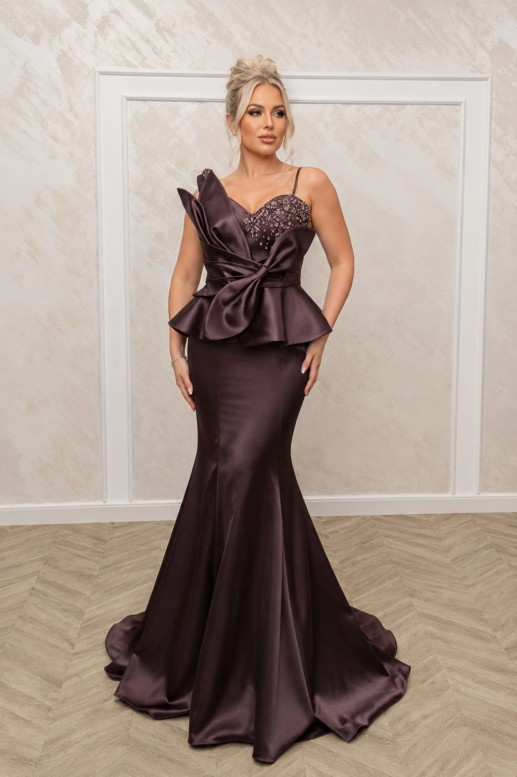 Rochia Riane – rochie deosebita tip sirena cu corset asimetric din tafta premium