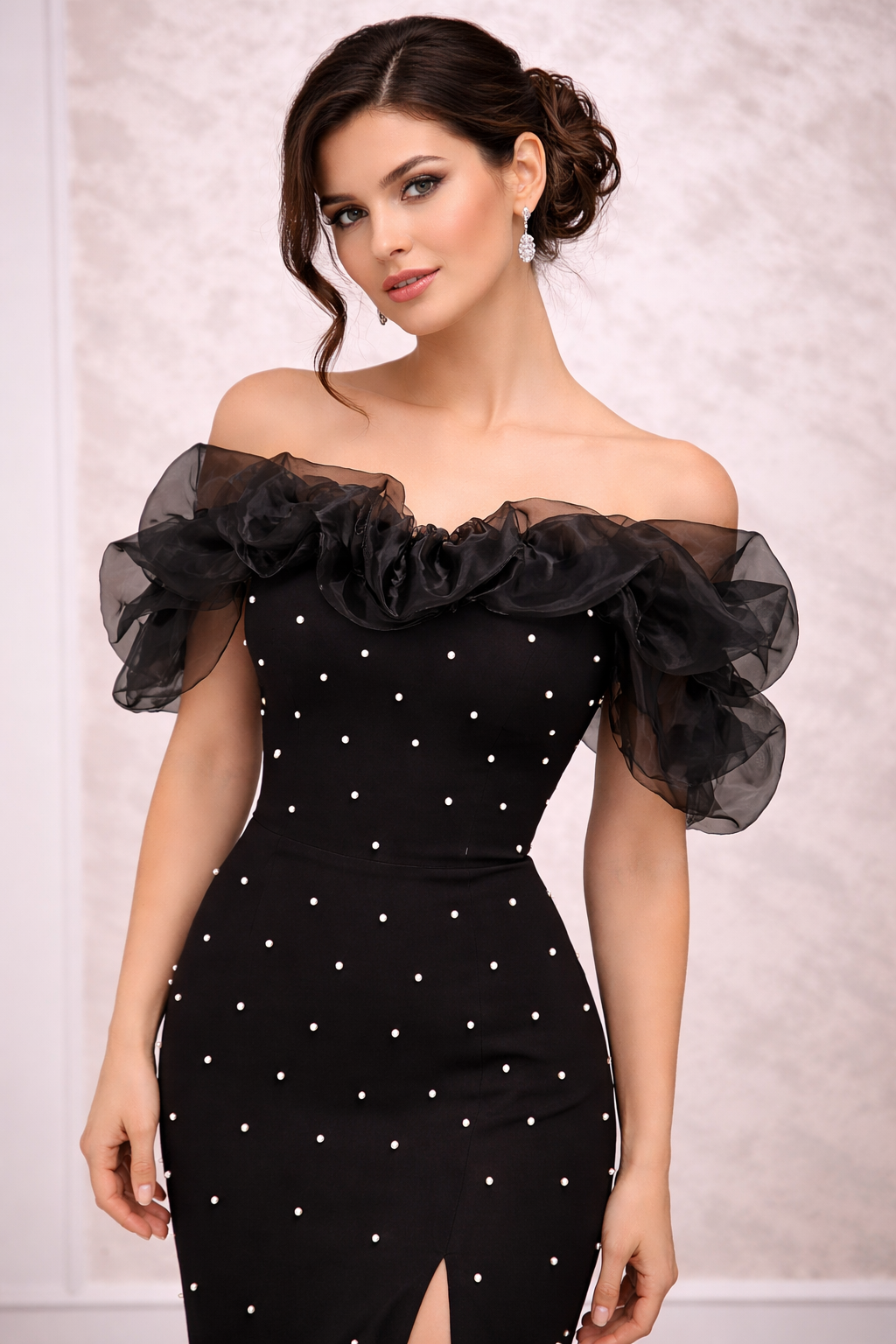 Rochia Muse - Rochie eleganta lunga neagra cu perle si slit pe picior