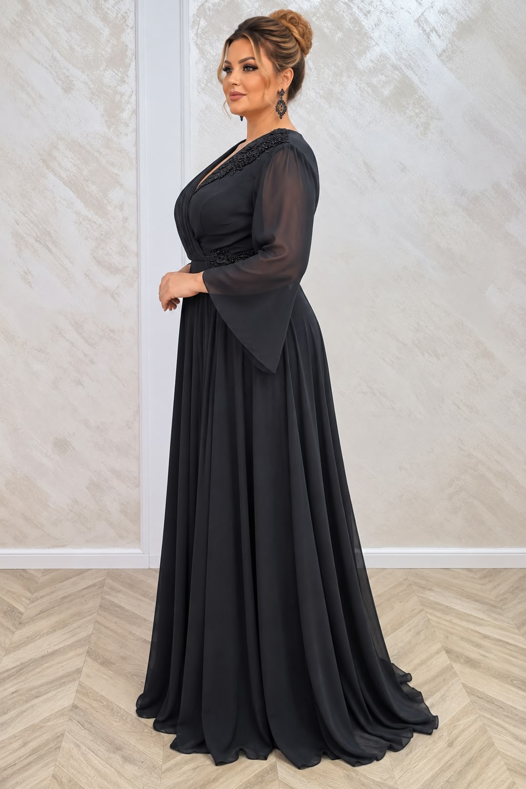 Rochia Livi neagra lunga din triplu voal – eleganta plus size