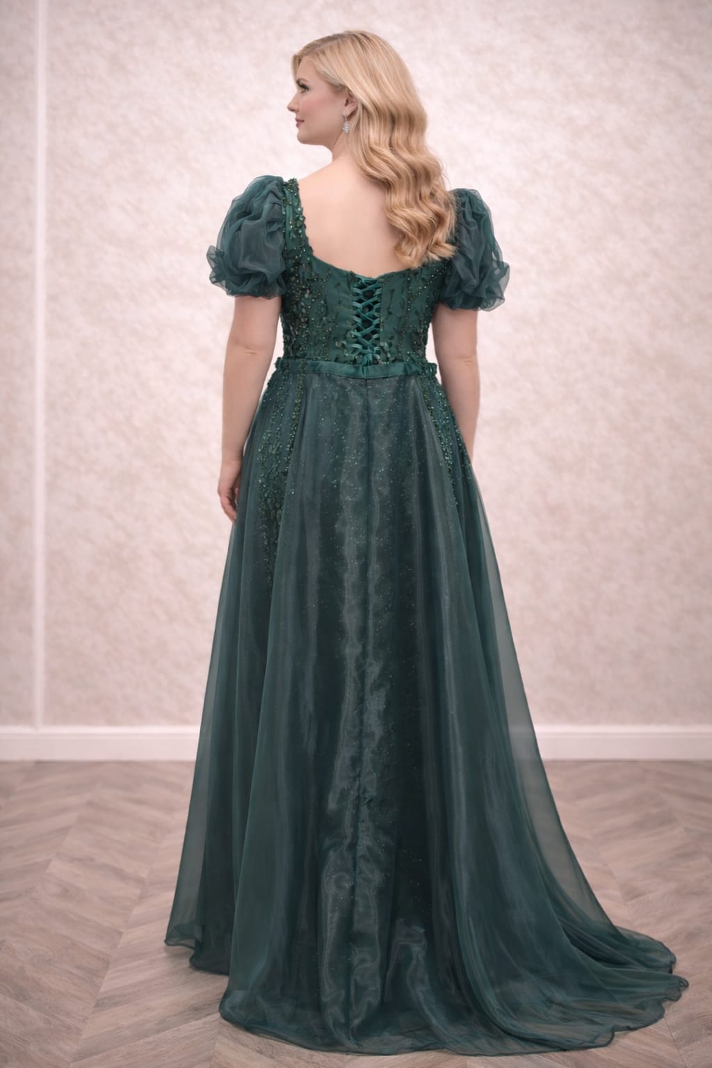 Rochia Melissa – Rochie eleganta din dantela luxoasa cu trena detasabila ,verde smarald, negru sau sampanie