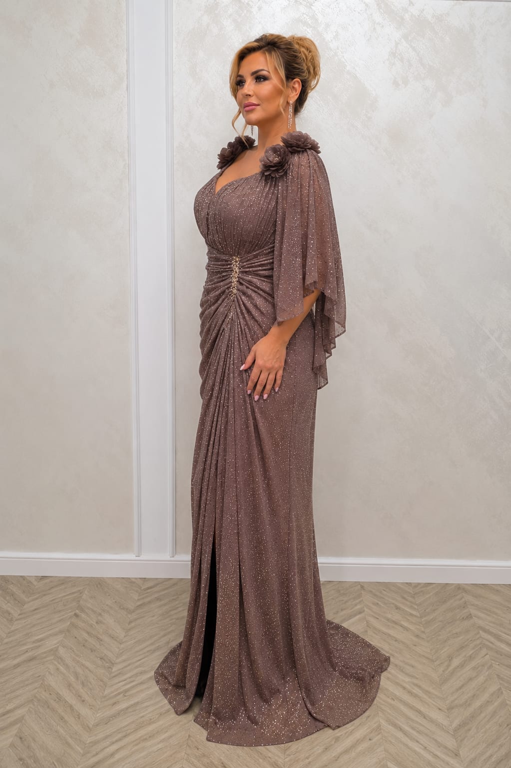 Rochia Dora - Rochie lunga cu maneci fluide, efect de subtiere pentru masurile plus size