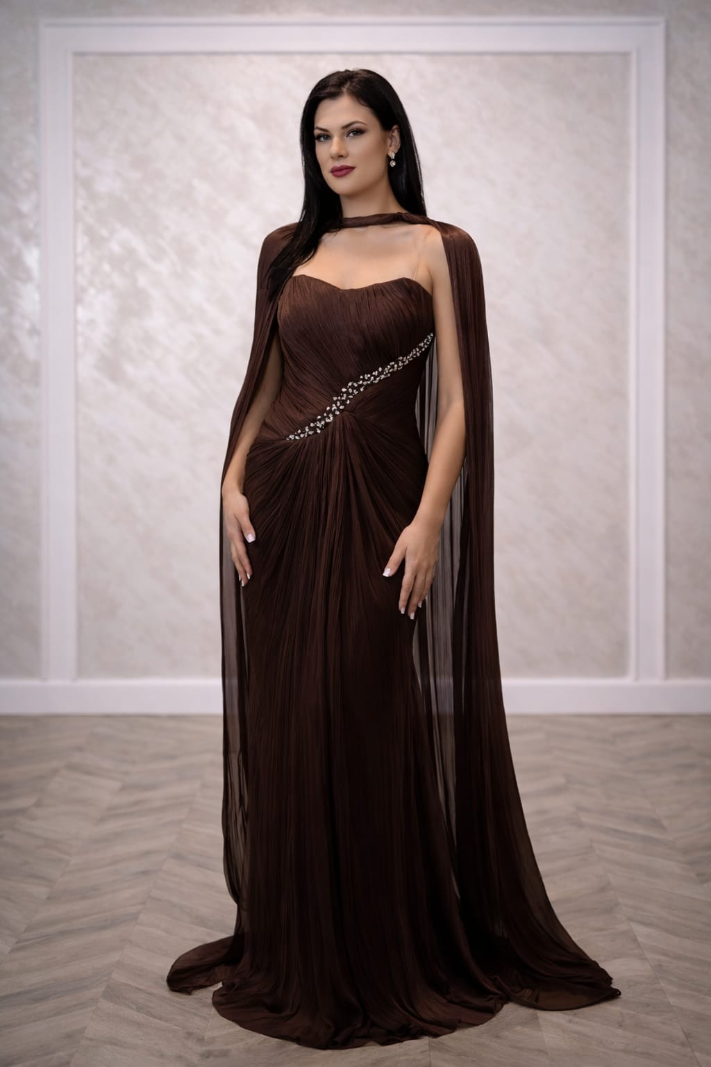 Rochia Chocolatte – Rochie eleganta din matase artificiala, cu capa detasabila, lejera și sofisticata